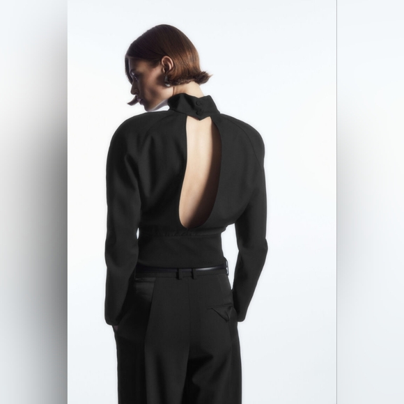 COS | Power-shoulder Open-back Waisted Wool Top In Black - Picture 4 of 15